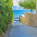 Memories Apartahotel