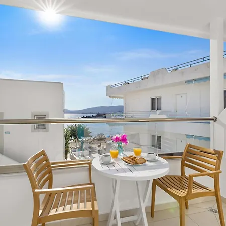 Ξενοδοχείο με διαμερίσματα Memories Χαράκι